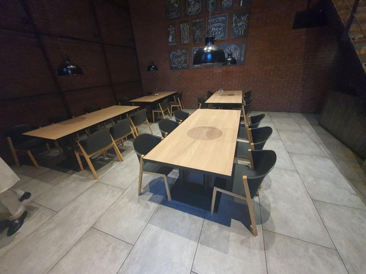 Weekend Address Managed By P.C Homes 苏拉特 外观 照片